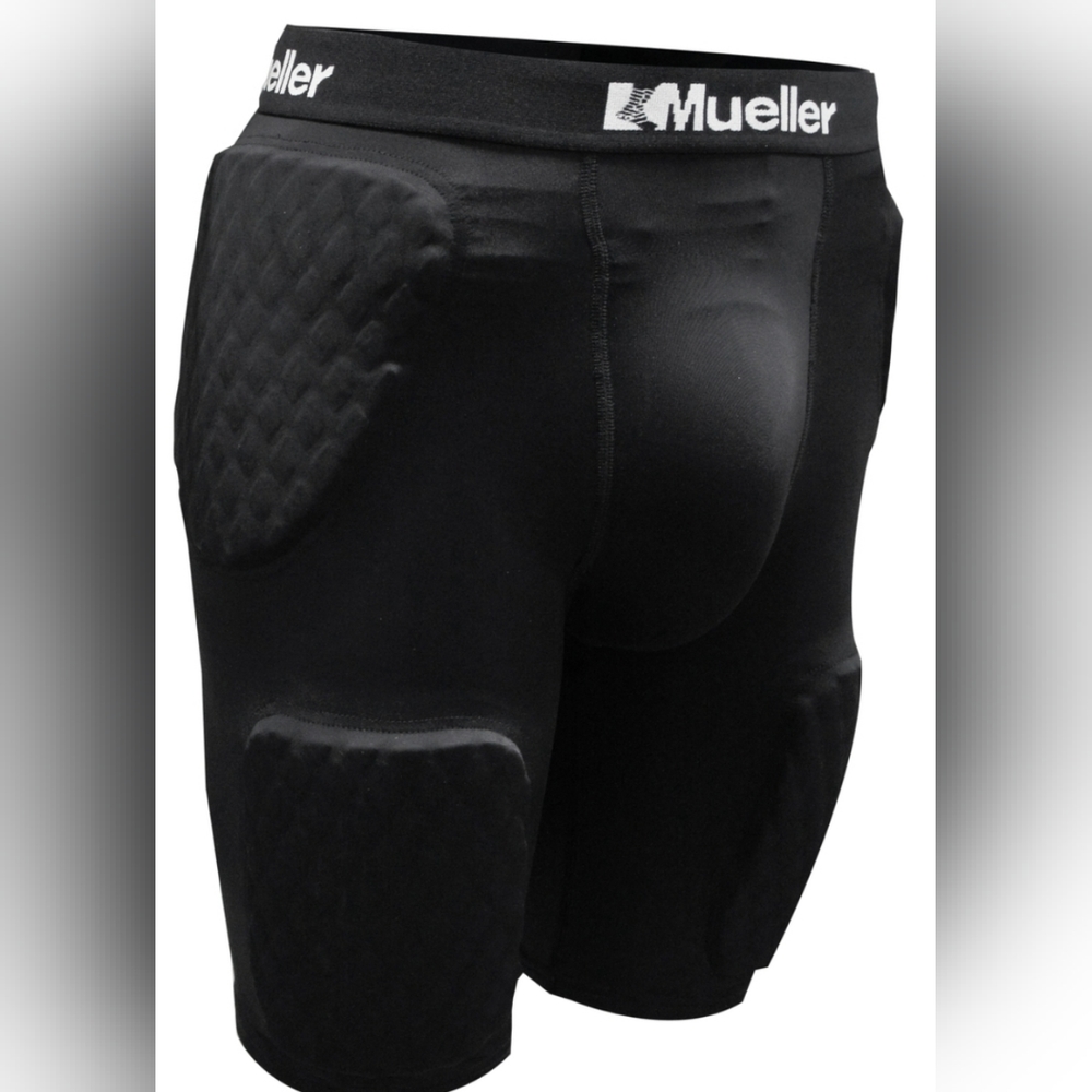 Mueller Diamond 5 Pad Black Shorts Size M (30-34)